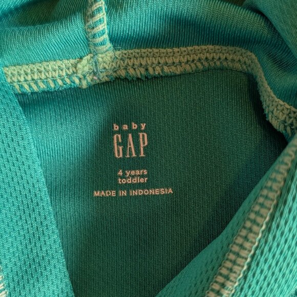 Gap Rashguard - Picture 3 of 5